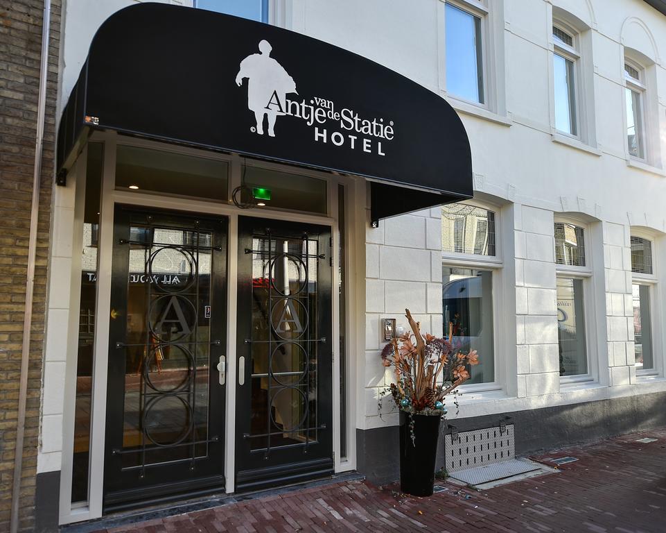 Brasserie-Hotel Antje Van De Statie Веерт Екстериор снимка