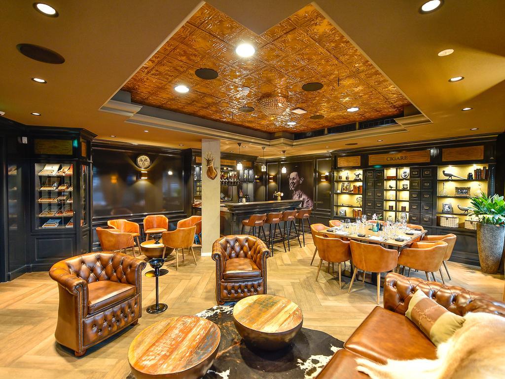 Brasserie-Hotel Antje Van De Statie Веерт Екстериор снимка
