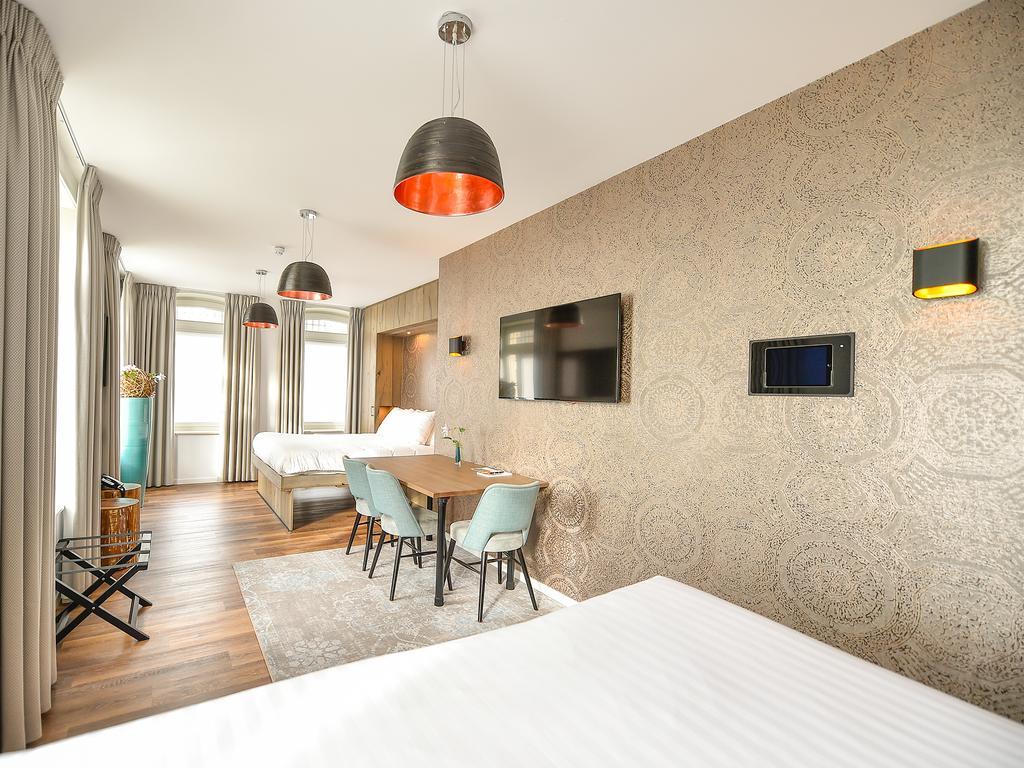 Brasserie-Hotel Antje Van De Statie Веерт Екстериор снимка