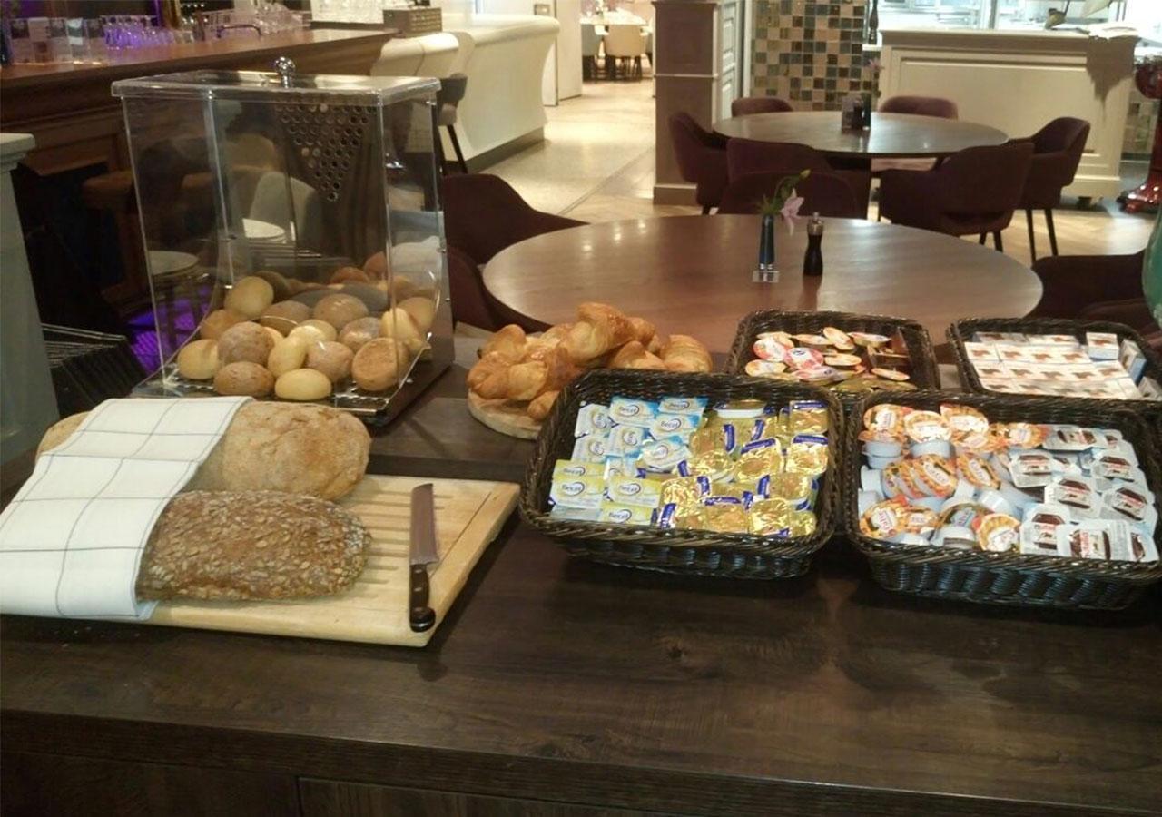 Brasserie-Hotel Antje Van De Statie Веерт Екстериор снимка